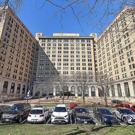 1Br Chic & Elite Apt In Hyde Park - Shoreland 714