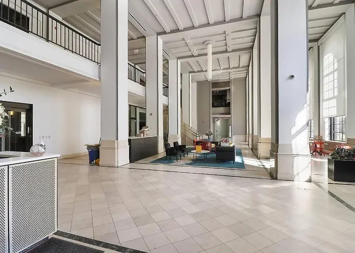 1br Chic & Elite In Hyde Park - Shoreland 714 *