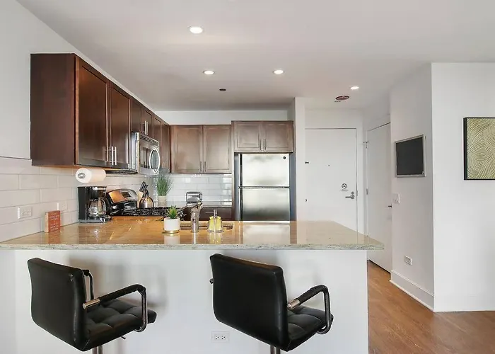 1br Chic & Elite In Hyde Park - Shoreland 714