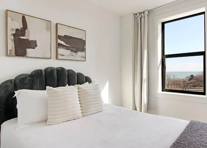 1br Chic & Elite In Hyde Park - Shoreland 714